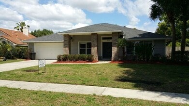Building Photo - 7800 Pointview Cir