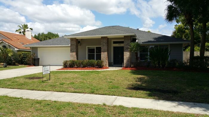 Primary Photo - Spacious 4/2.5 Pool Home with 2-Car Garage...