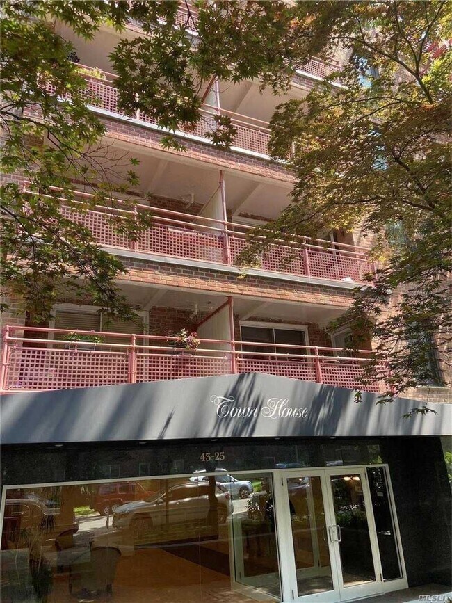 Building Photo - 43-25 Douglaston Pkwy