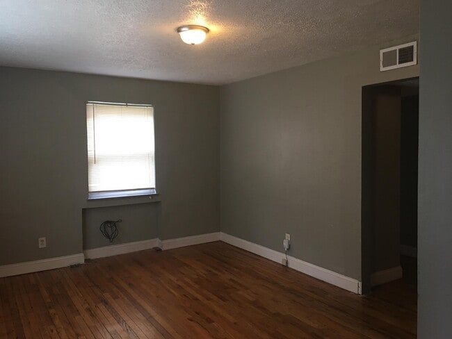 Building Photo - 141 Glenridge Pl