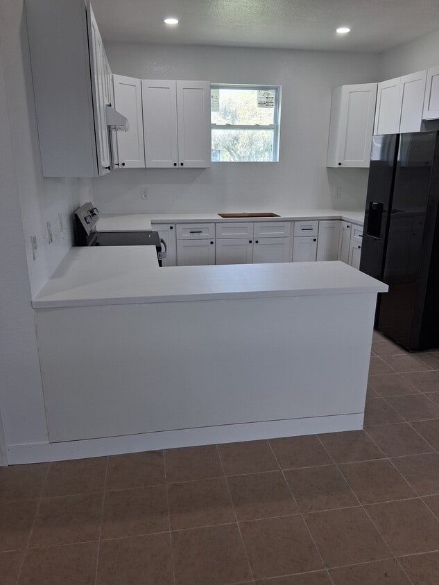 Building Photo - 4949 SE 42nd St