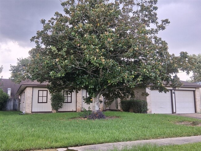 Foto del edificio - 1402 River Rock Dr