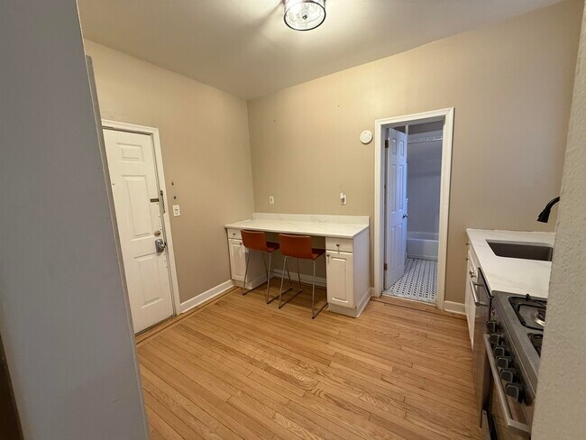 Foto del edificio - 36 Duncan Ave