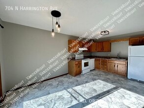 Building Photo - 704 N Harrington Ave