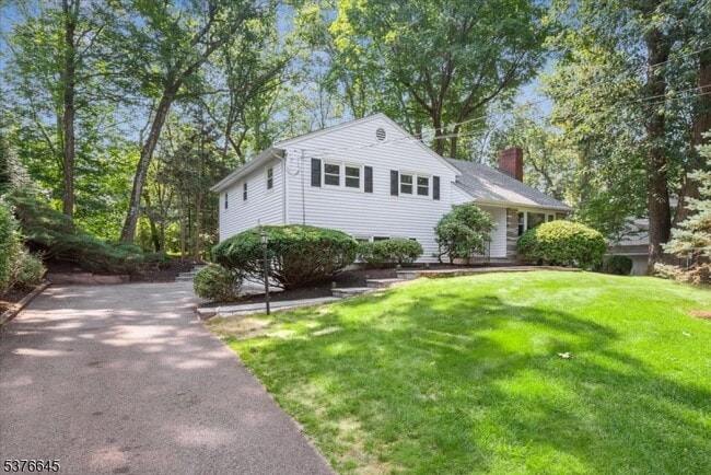 Building Photo - 19 Braidburn Way