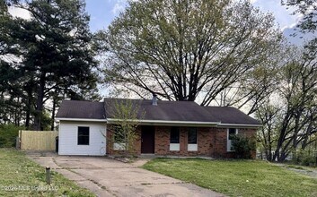 Building Photo - 1580 Guilford Cove