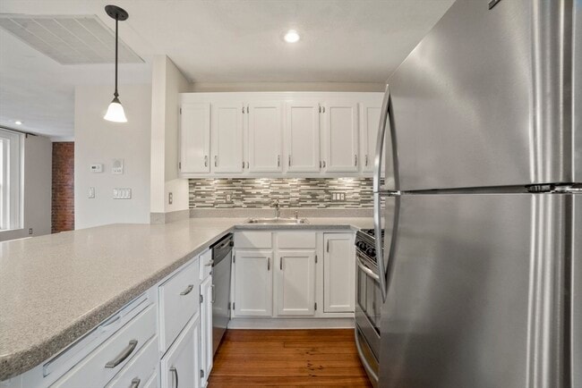 Building Photo - 668 Tremont St