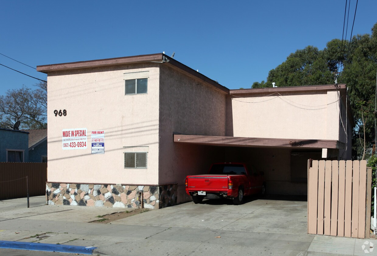 Primary Photo - 968 N Loma Vista Dr