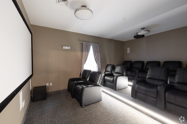 Sala de cine - The Residences at Fox Meadow