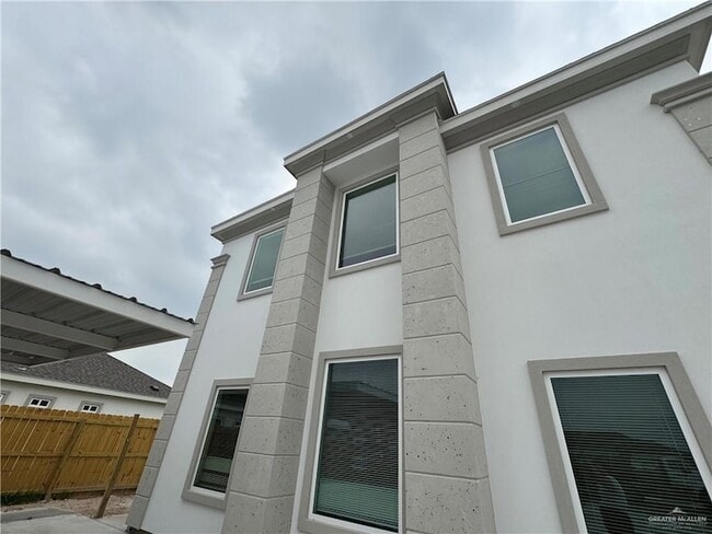 Building Photo - 1612 Canelo Dr