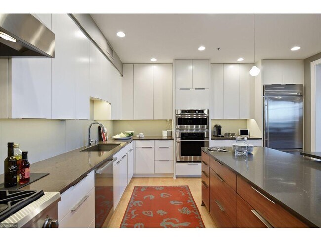 Building Photo - 1120 S 2nd St