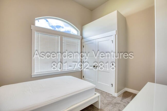 Building Photo - 1177 N 640 E
