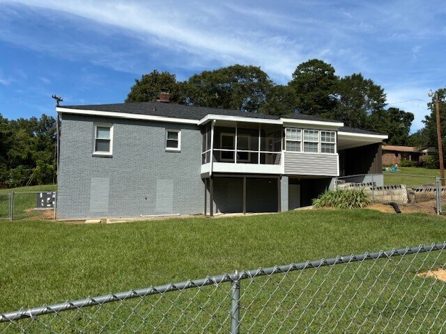Building Photo - 339 Clay St