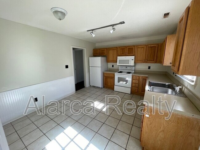 Building Photo - 10800 Whittersham Dr