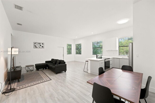 Foto del edificio - 1544 NW 59th St