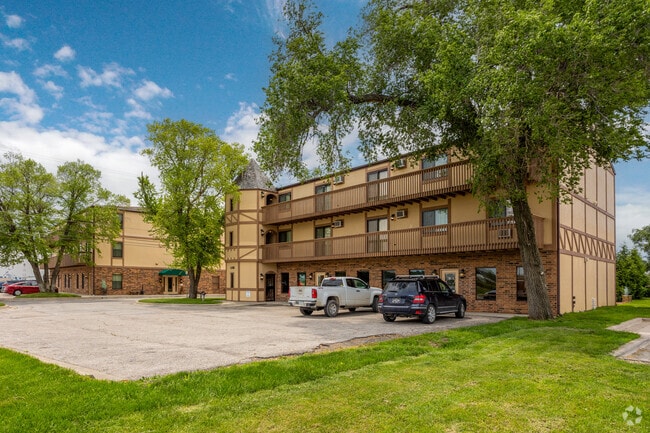 Building Photo - 1165 S Riverside Dr