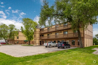 Building Photo - 1165 S Riverside Dr