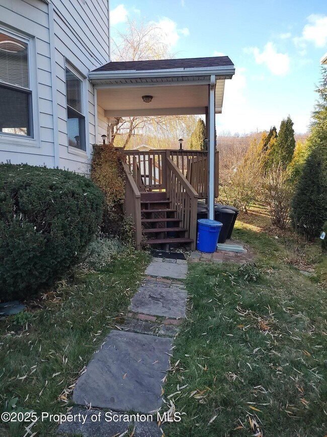 Foto del edificio - 1023 Carmalt St