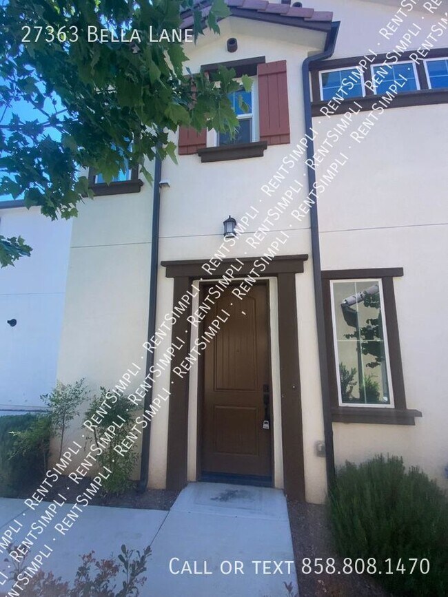 Foto del edificio - Stunning 4 BD 3 BA Patio Home for lease.