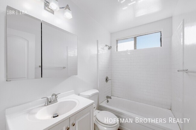 Foto del edificio - 4847 Saturn St