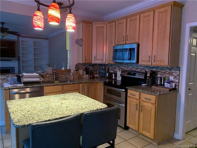 Foto del edificio - 268 Glencoe Ln
