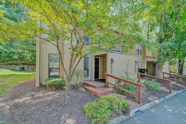Foto del edificio - 7007 Oak Ct