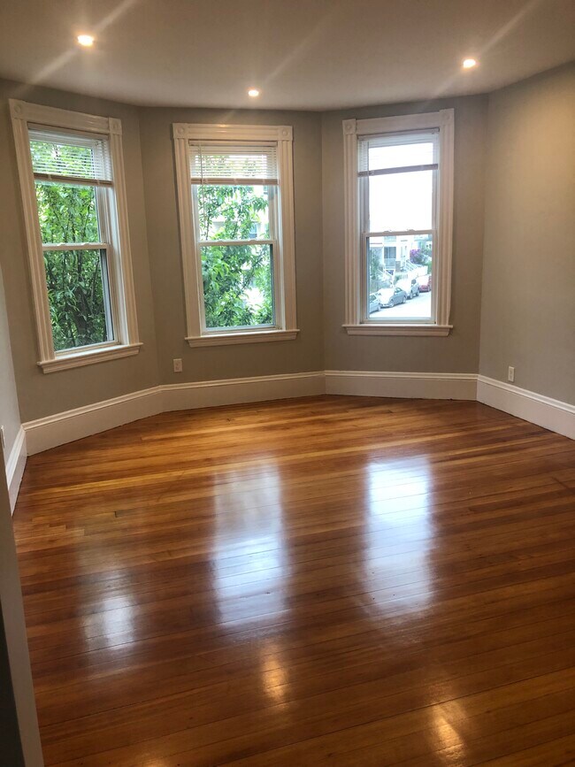 Foto del edificio - 24 Pond St