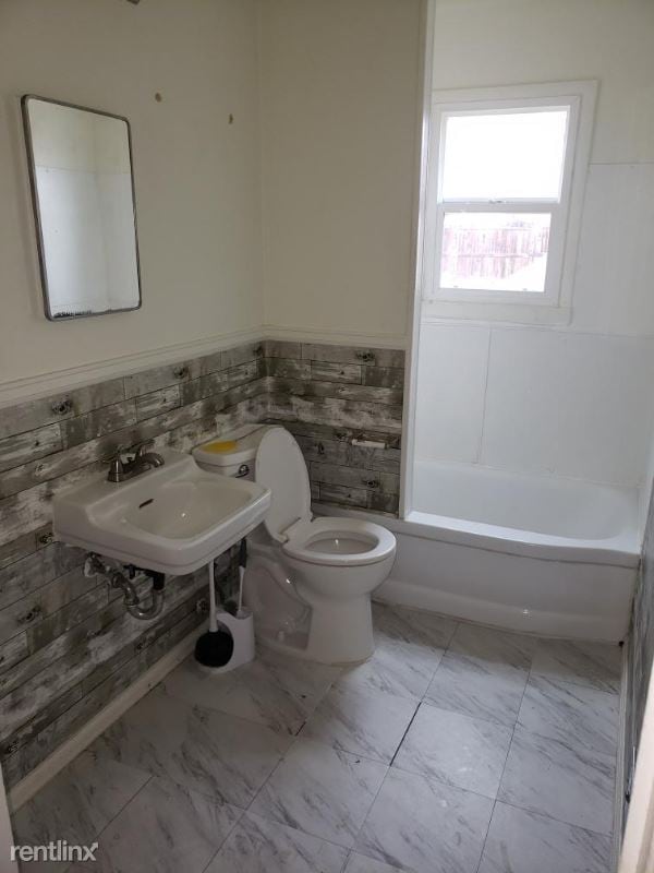 Building Photo - 2 br, 1 bath Townhome - 373 S Hazel Ct