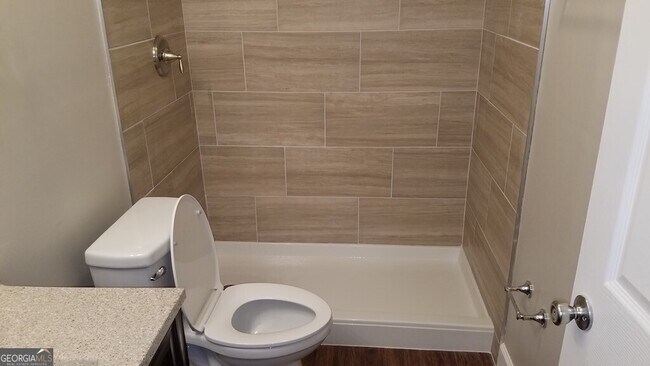 Building Photo - 519 Palisade Dr