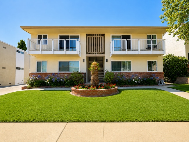 Building Photo - 25246 Bigelow Rd