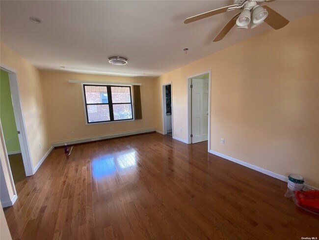 Foto del edificio - 160-16 79th Ave