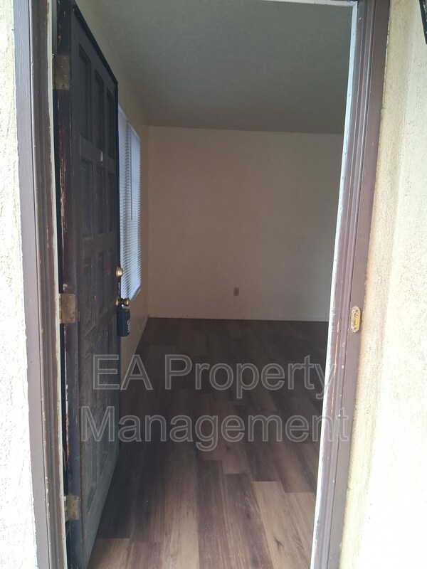 Foto del edificio - 12200 Candelaria Rd NE