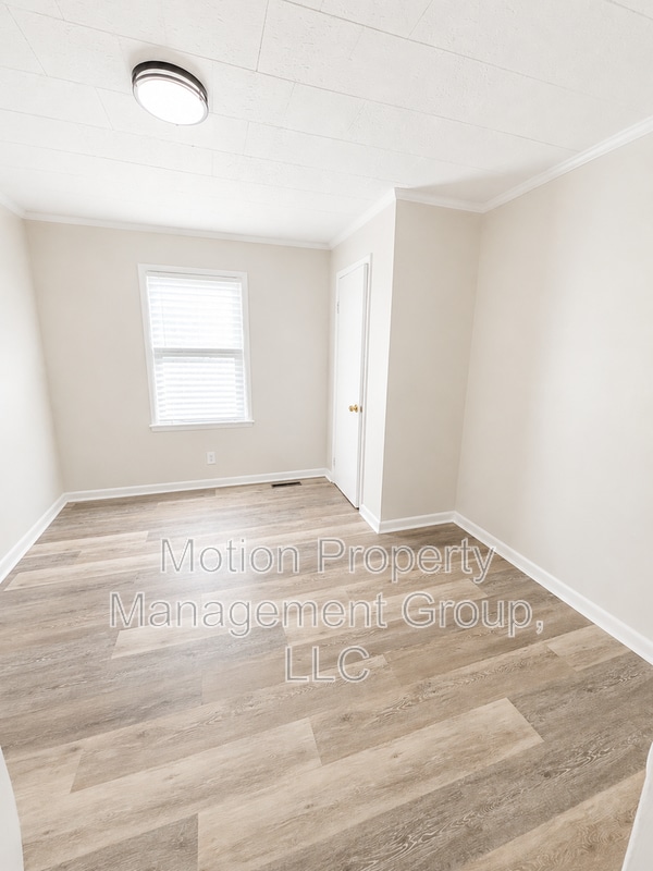Building Photo - 1329 Marne St