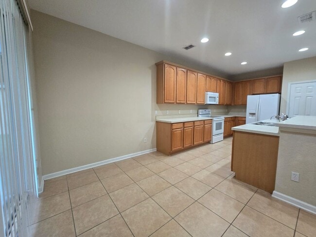 Building Photo - Beautiful home in Gated community