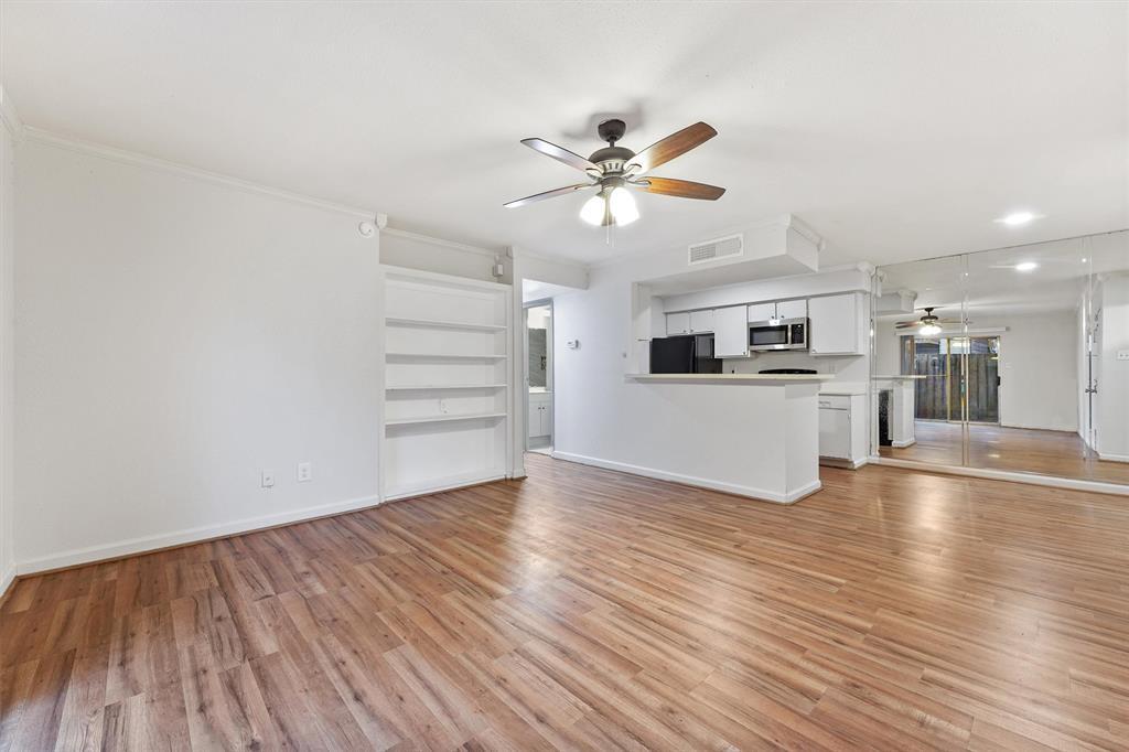 Foto principal - 12905 Woodforest Blvd