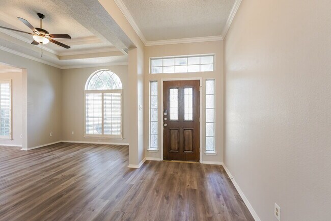 Building Photo - 440 Saddle Head Dr