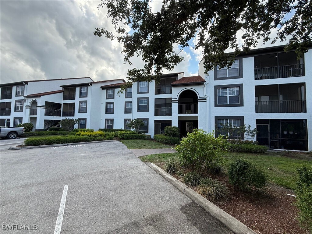 Foto principal - 7940 Preserve Cir