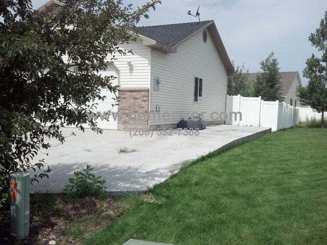 Building Photo - 888 Tie Breaker Dr