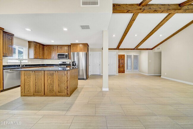 Building Photo - 340 Alvarez Dr