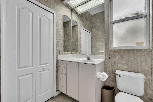 Foto del edificio - 3013 Royal Palm Dr