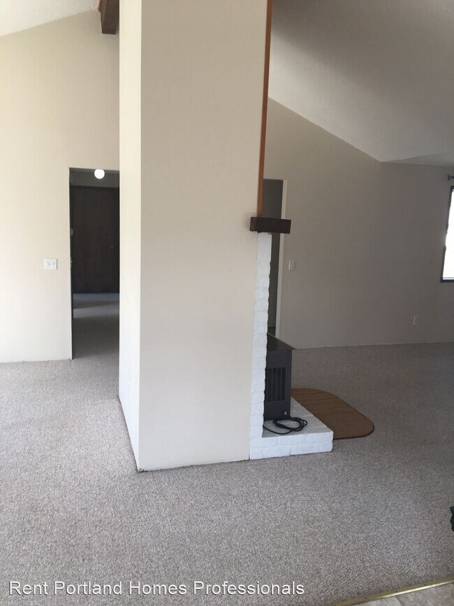 Foto del edificio - 3 br, 2 bath House - 2387 NE Poynter Street