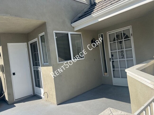 Building Photo - 2 Bedroom Plus Loft Condo For Rent in Gate...