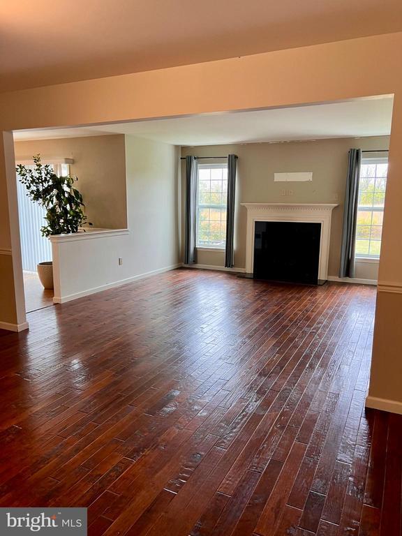 Foto del edificio - 1537 Abigail Ln