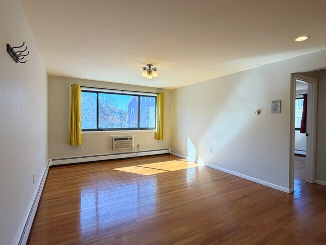 Foto del edificio - 2192 Massachusetts Ave