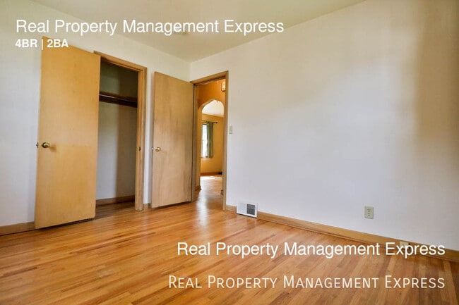 Building Photo - Beautiful 4 bedroom 2 bathroom single fami...