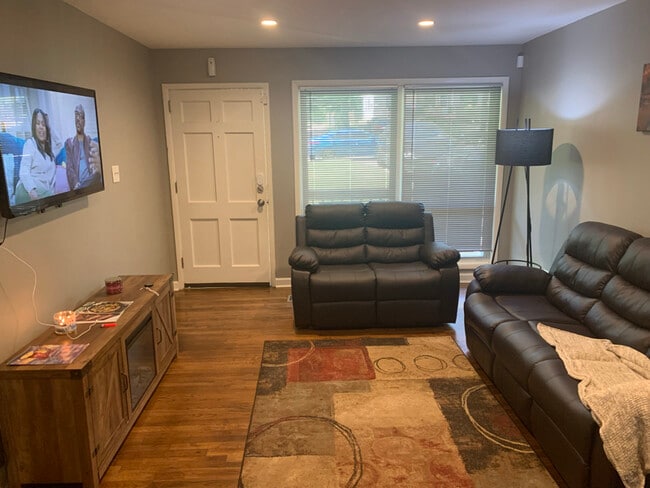 Foto del edificio - 4838 Bartlett Rd