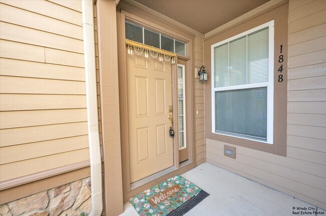 Foto del edificio - 1848 Crenshaw Cir