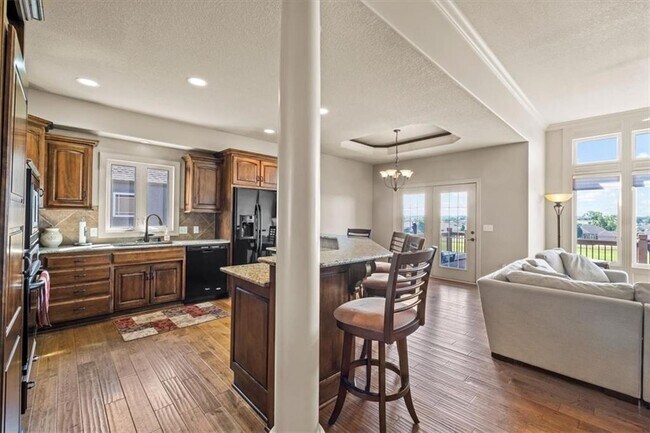 Building Photo - 1445 Brompton Ln