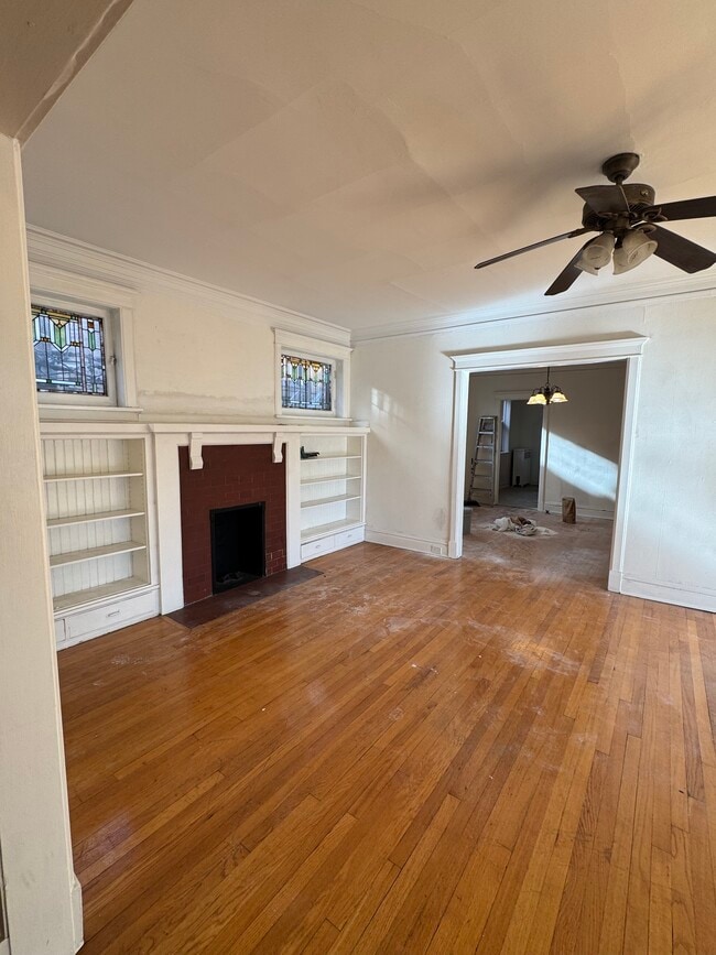 Building Photo - 3619 N Pine Grove Ave