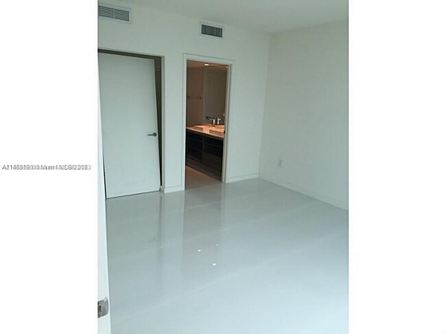 Building Photo - 1100 S Miami Ave